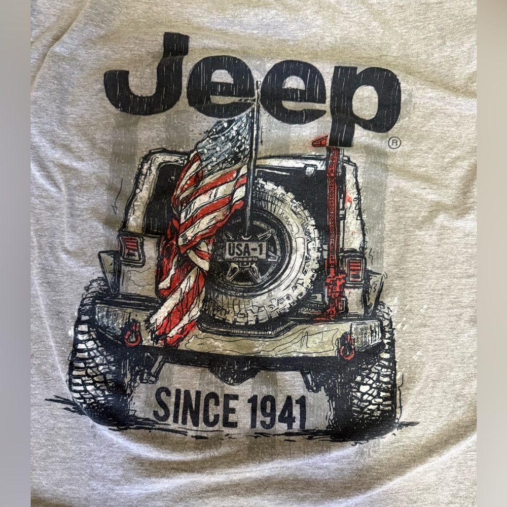 Men’s Jeep Short Sleeve Shirt With American Flag Flying on Jeep Size XL